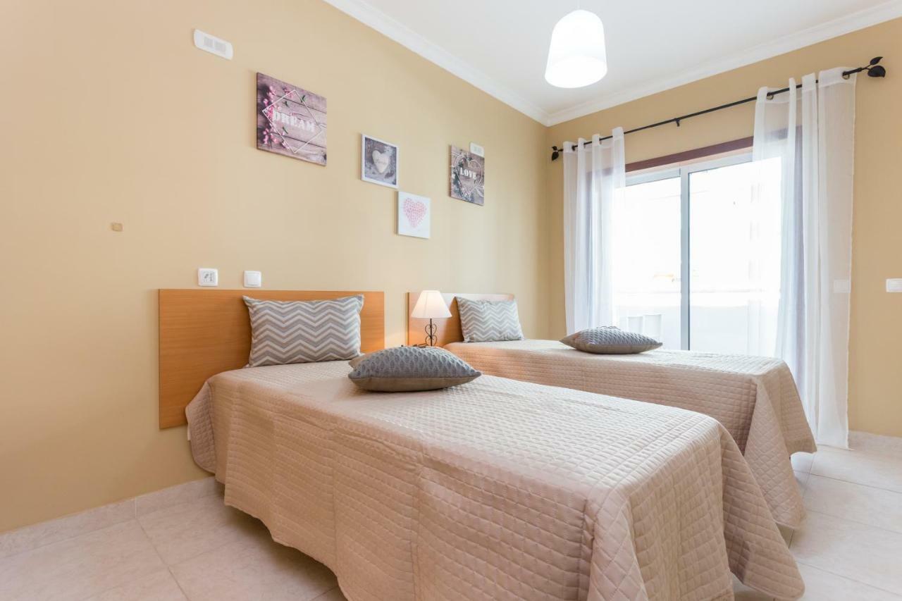 Edificio Sol Matos Apartment Портиман Екстериор снимка