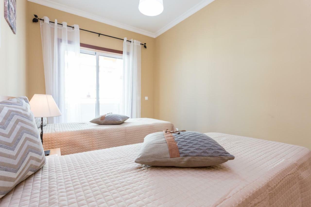 Edificio Sol Matos Apartment Портиман Екстериор снимка