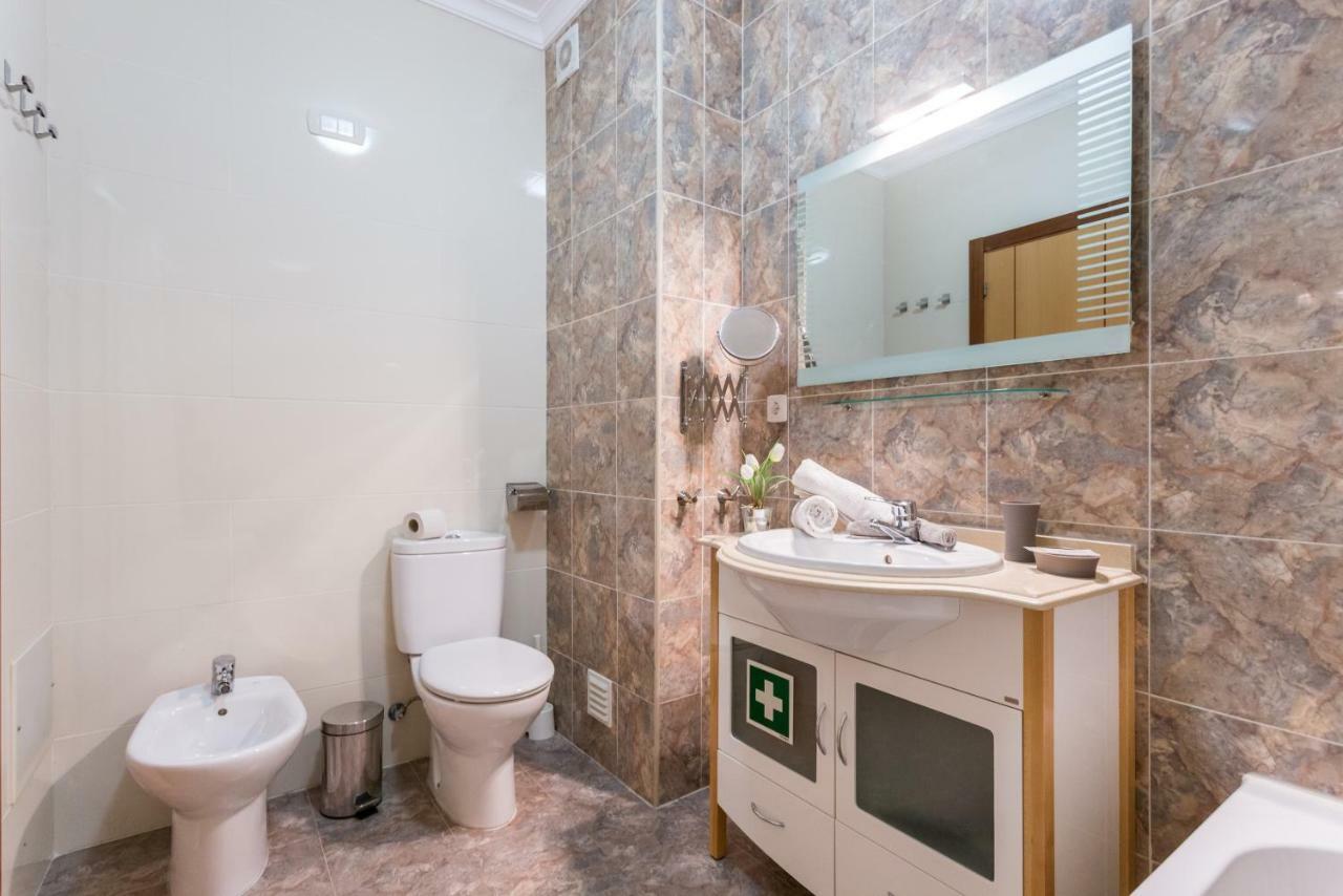 Edificio Sol Matos Apartment Портиман Екстериор снимка
